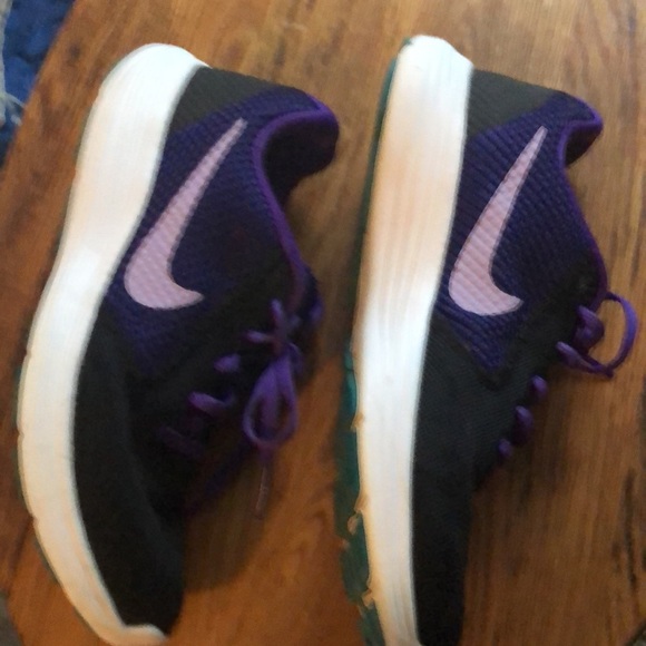 Nike tennis shoes dark purple - Picture 5 of 5
